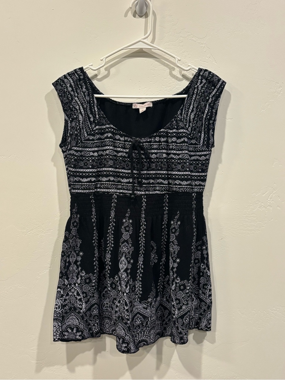 CB Established 1962 Black Top with Red Logo Tag